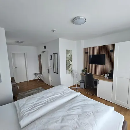 Hotel Am Wintergarten 3*